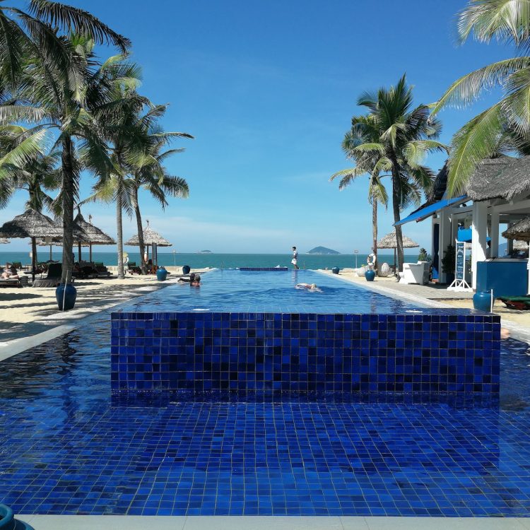 6 beautiful infinity swimming pools in Central Vietnam you should once visit