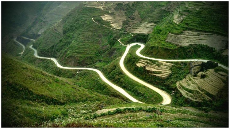 Ma Pi Leng, the legendary pass, attracts the youth to conquer