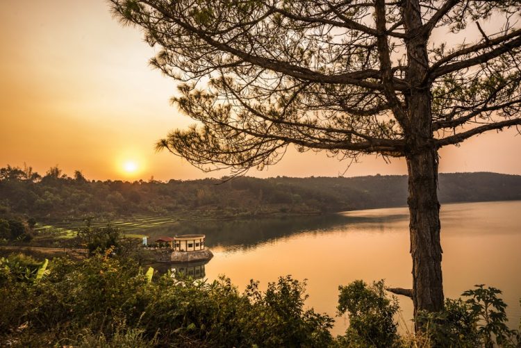 Pleiku Sea Lake – a must-go destination of Gia Lai this summer