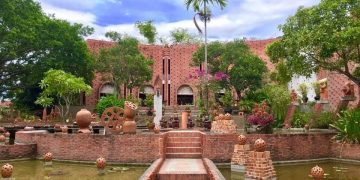 Visit Thanh Ha Pottery Village – a destination with many interesting things