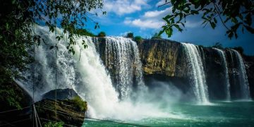 Breathless with the most beautiful waterfalls in Central Highlands