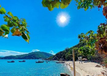 Hon Chao Island Hue