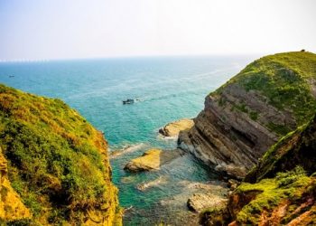 Co To Island in Quang Ninh
