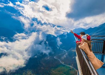 Rong May Glass Bridge