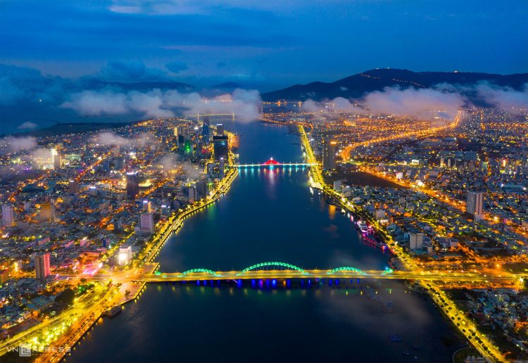 Da Nang in the fog of clouds