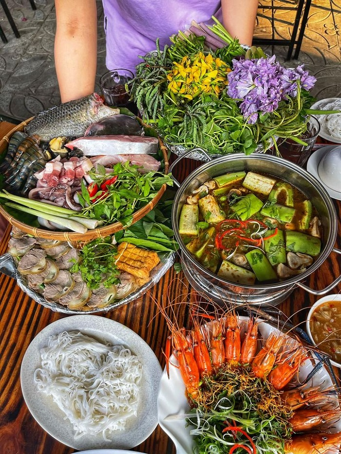 Can Tho fish sauce hotpot impresses tourists. Photo: reviewvilla
