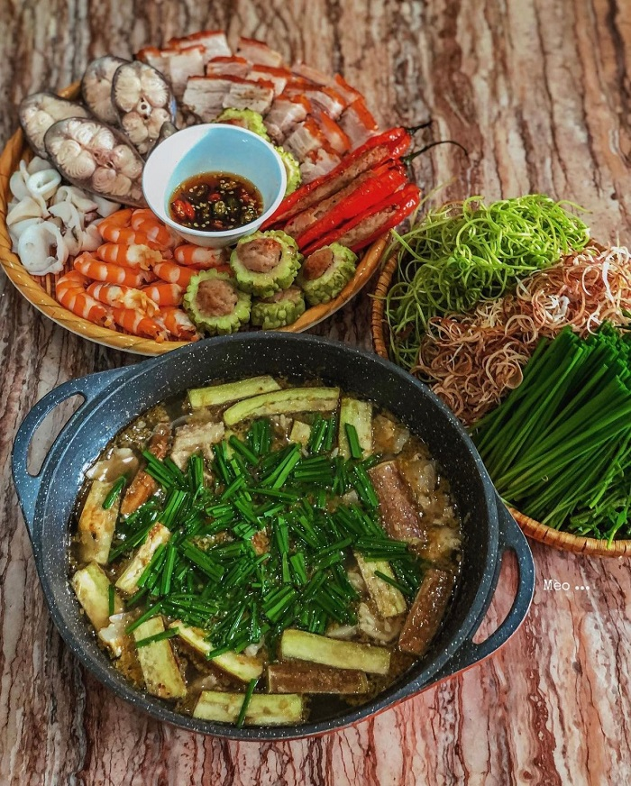 Hotpot with fish sauce, eating with friends, chatting with friends. Photo: _libilibi_
