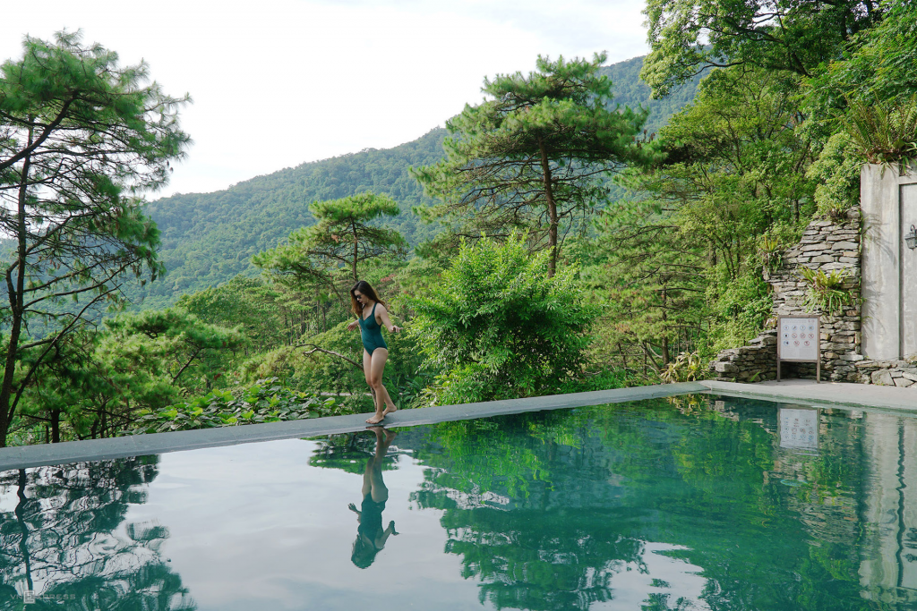 Infinity pool in a resort in Ba Vi National Park opens for visitors to experience. Photo: Phong Vinh.