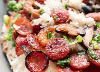 How to make sticky rice with a savory topping mix